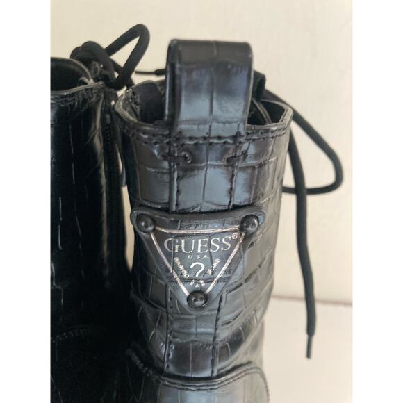 GUESS Women's Kaniela Ankle Boot Black Faux Crocodile Size 9M Booties - Picture 5 of 9